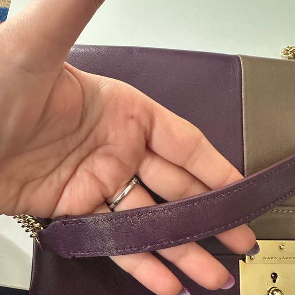 Authentic Marc Jacobs purple and gray handbag with gold hardware - Picture 6 of 15